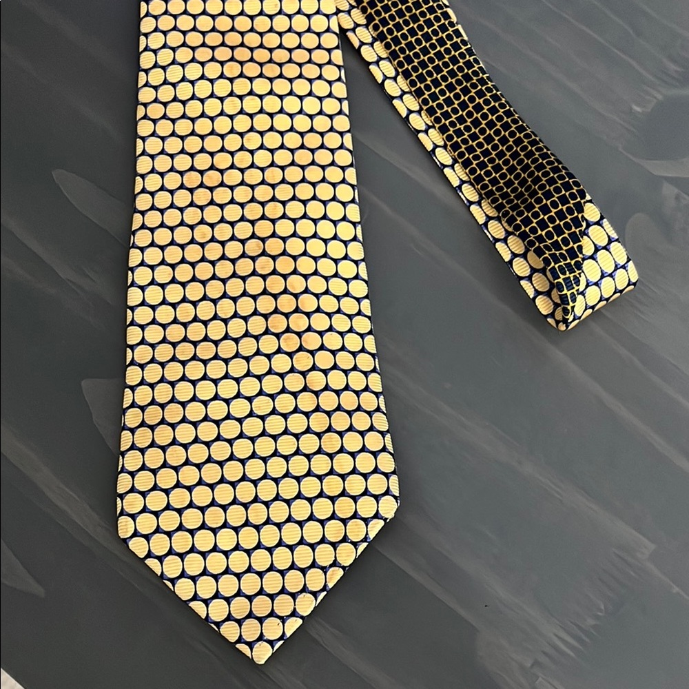 Tommy Hilfiger 100% silk Elegant Golden Yellow Tie